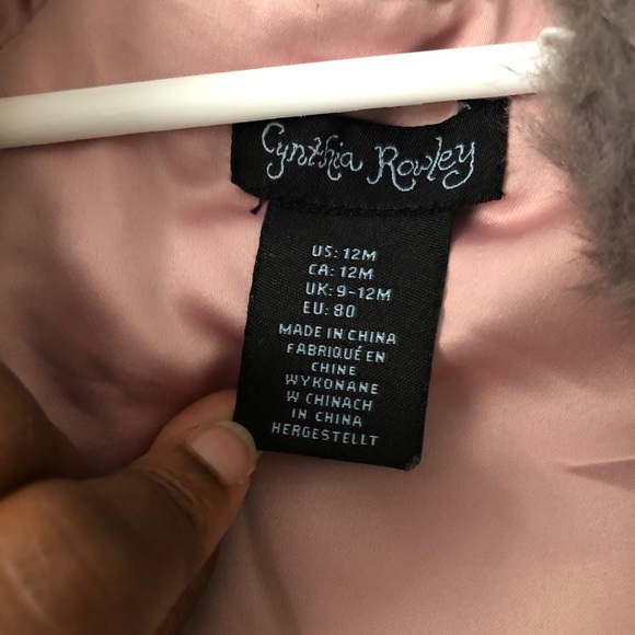 3/$10 Cynthia Rowley Girls Faux Fur Vest - Picture 4 of 6